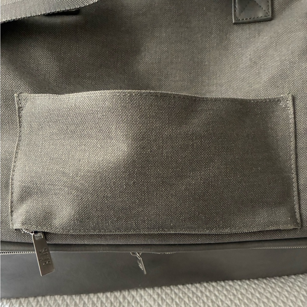 BEIS Weekender Travel Bag - Picture 6 of 8